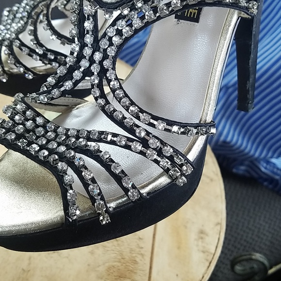 E Live from The Red Carpet Platforms - Picture 4 of 8